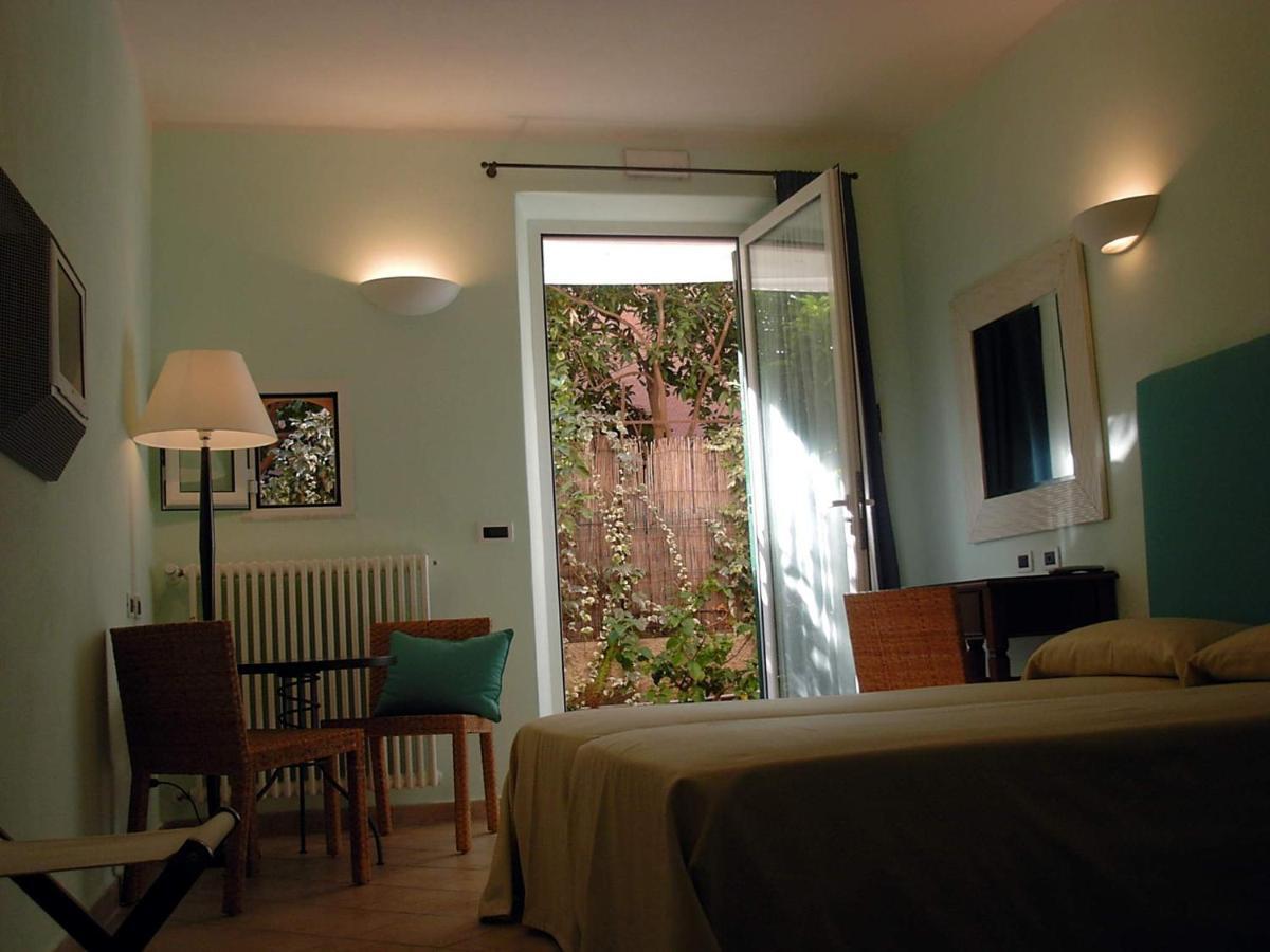 Locanda Conchiglia D'Oro Varigotti Exterior foto